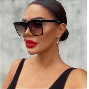 TOM FORD Sabrina FT0764 01B Black Smoke Sunglasses